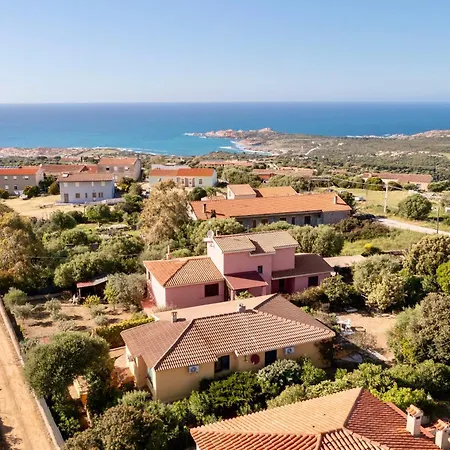 House 6 Beds Surrounded By Greenery Between Badesi And Isola Rossa 公寓 *
