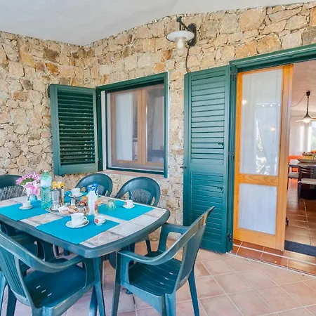 House 6 Beds Surrounded By Greenery Between Badesi And Isola Rossa * Trinità dʼAgultu