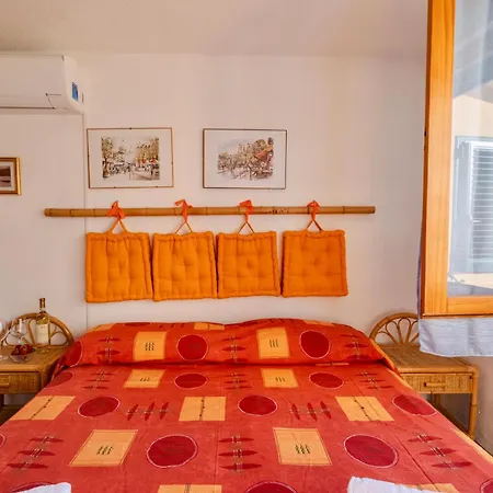 House 6 Beds Surrounded By Greenery Between Badesi And Isola Rossa 公寓