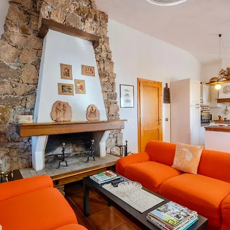 House 6 Beds Surrounded By Greenery Between Badesi And Isola Rossa *