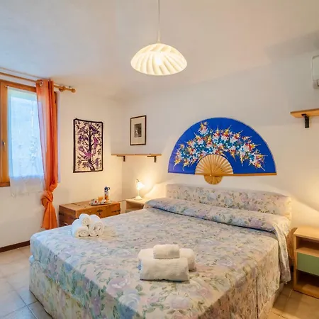 公寓 House 6 Beds Surrounded By Greenery Between Badesi And Isola Rossa *