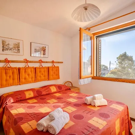 公寓 House 6 Beds Surrounded By Greenery Between Badesi And Isola Rossa