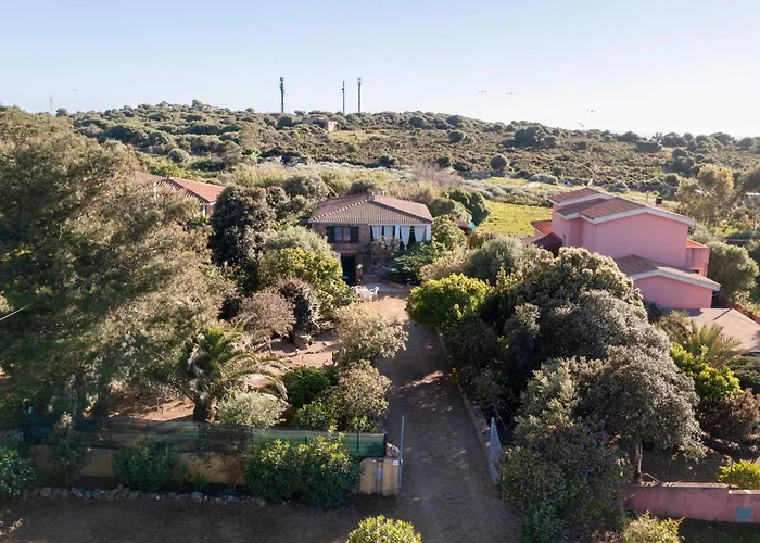 House 6 Beds Surrounded By Greenery Between Badesi And Isola Rossa Apartman