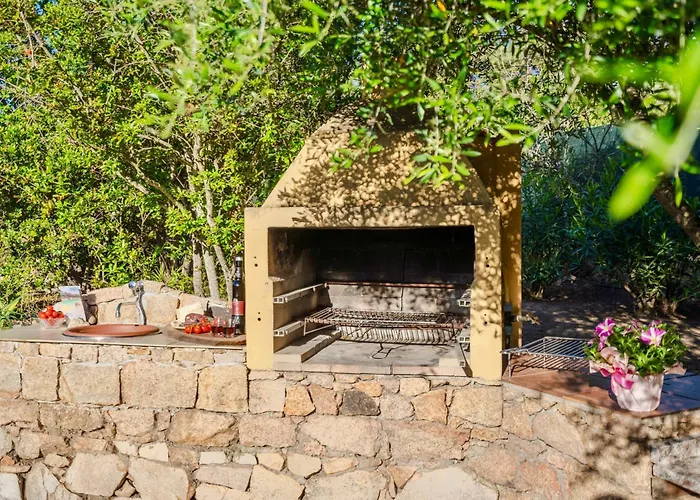 House 6 Beds Surrounded By Greenery Between Badesi And Isola Rossa Apartman *