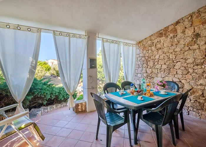 House 6 Beds Surrounded By Greenery Between Badesi And Isola Rossa Apartman *