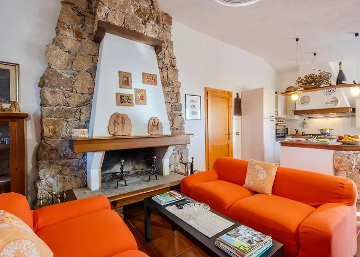 House 6 Beds Surrounded By Greenery Between Badesi And Isola Rossa *