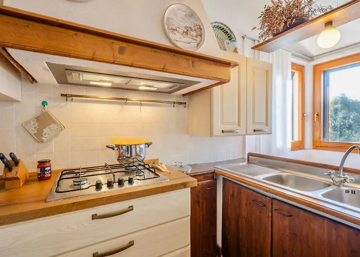 House 6 Beds Surrounded By Greenery Between Badesi And Isola Rossa