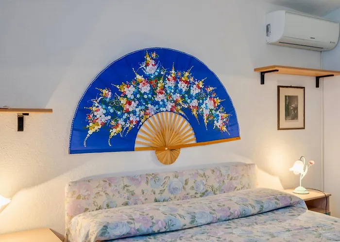 House 6 Beds Surrounded By Greenery Between Badesi And Isola Rossa Apartman
