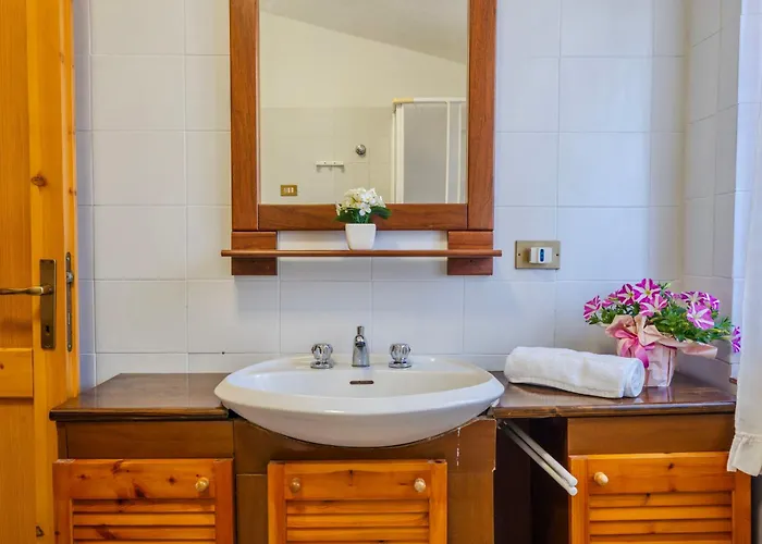 Apartament House 6 Beds Surrounded By Greenery Between Badesi And Isola Rossa